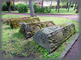 Kirche Görzig alte Grabplatten